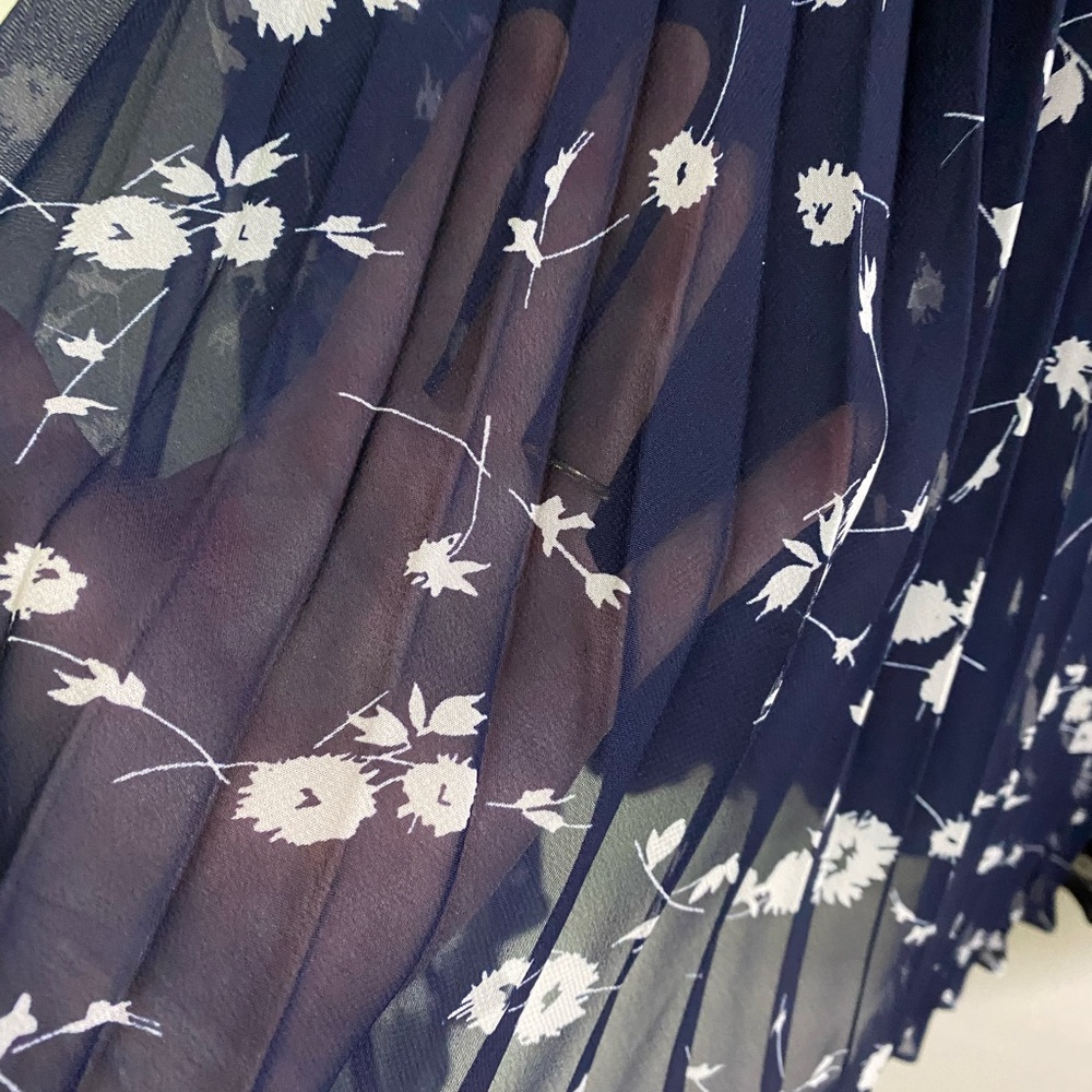 Floral Navy Skirt - Picture 7 of 8